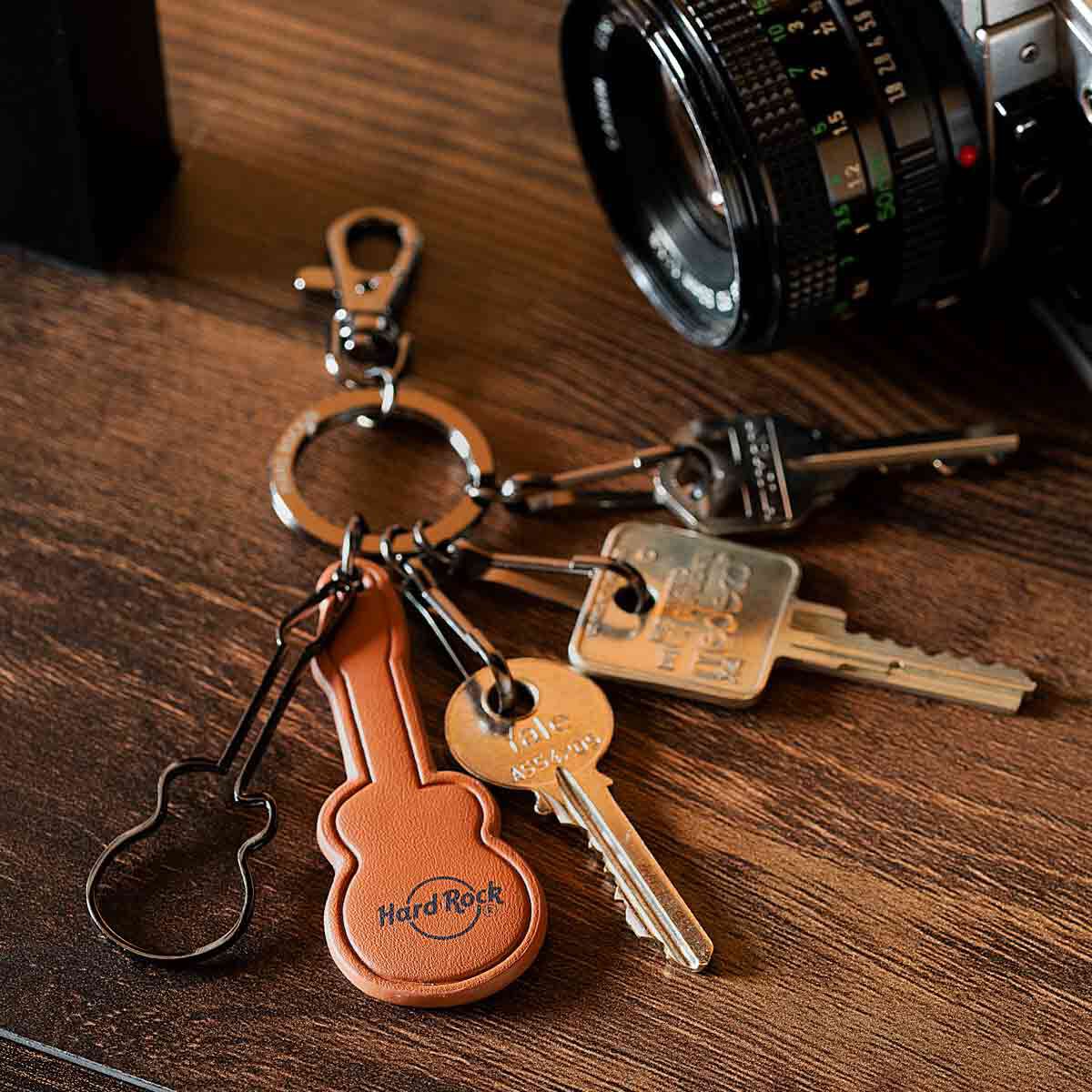 【mahagrid】24FW★ HARD ROCK LEATHER KEYRING Vegan Leather Guitar Keychain with Hard Rock Logo Charms
