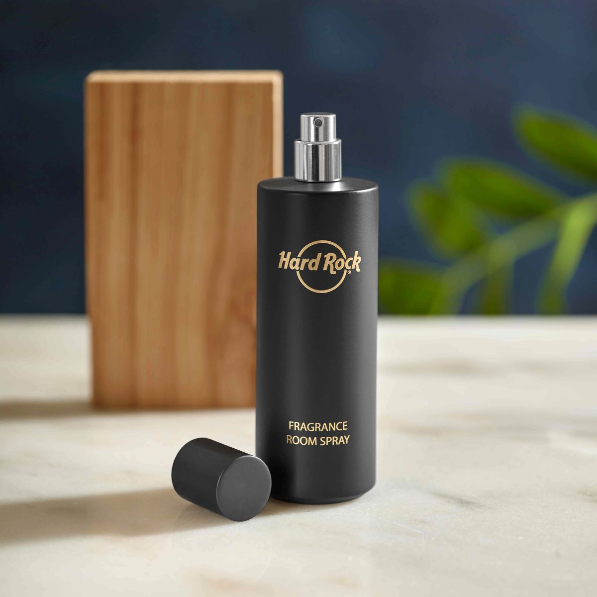 Cologne sales room spray
