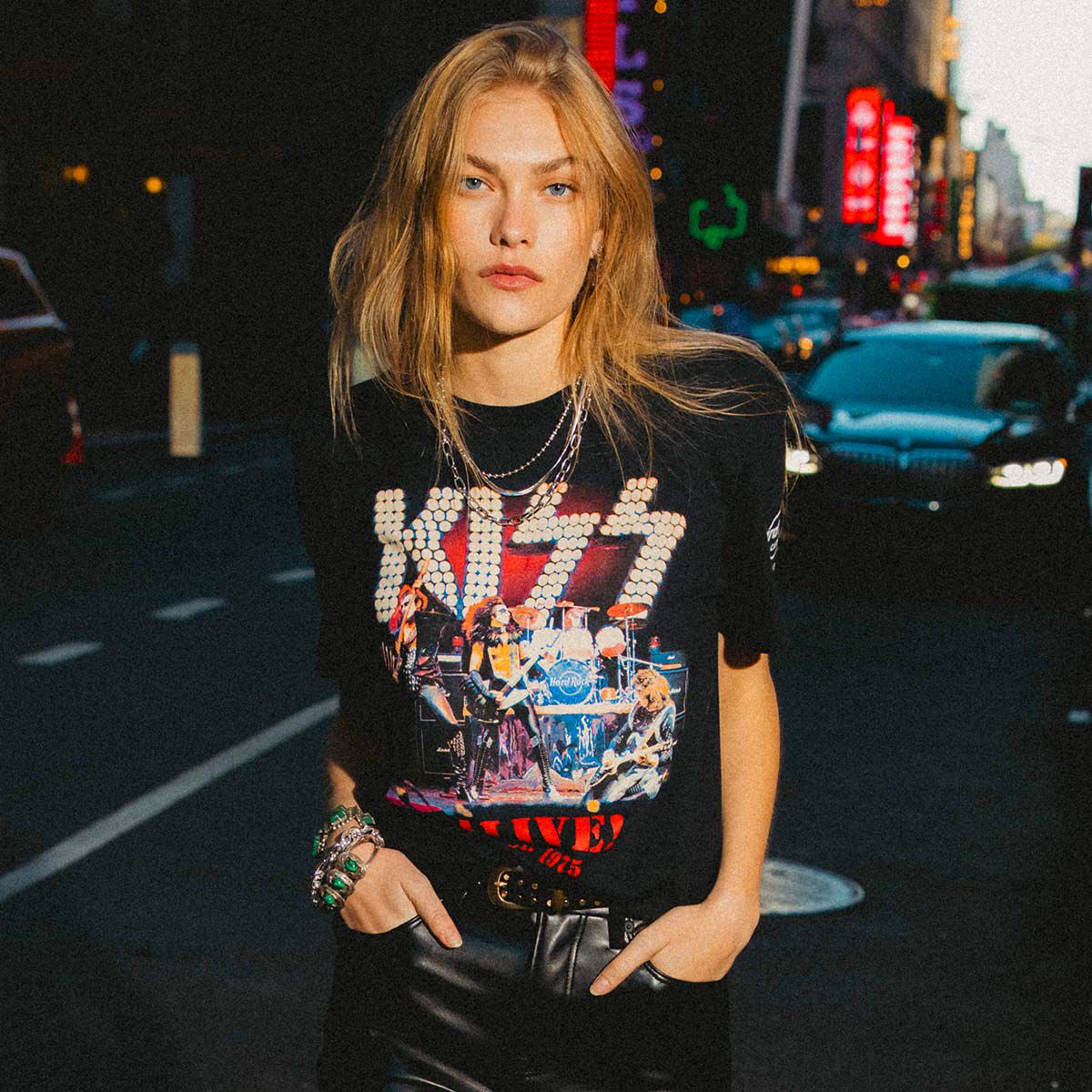 Hard Rock x KISS Alive Photo Adult Fit Tee in Black | Online Rock Shop