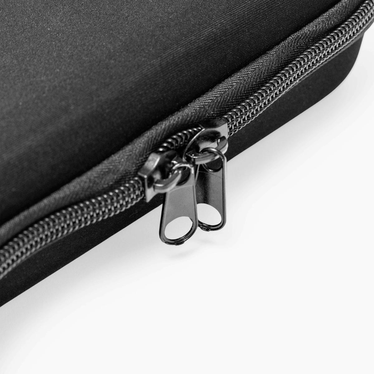 Embossed Neoprene Guitar Case Poker Set image number 6